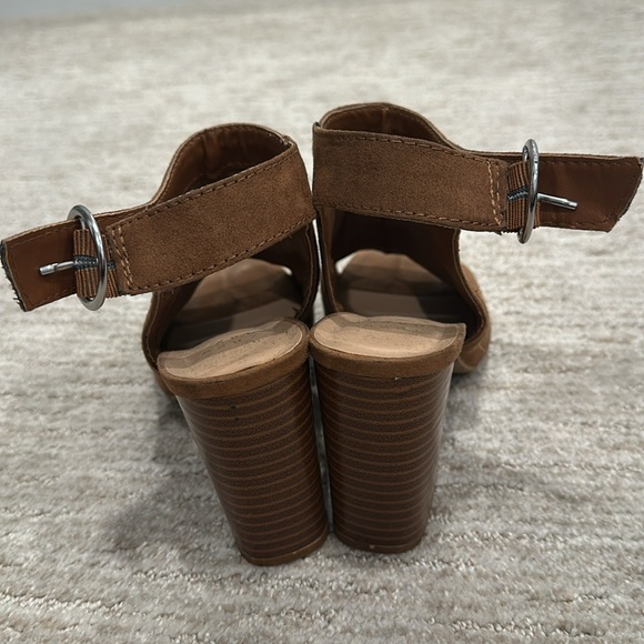 Tan booties - Picture 3 of 4